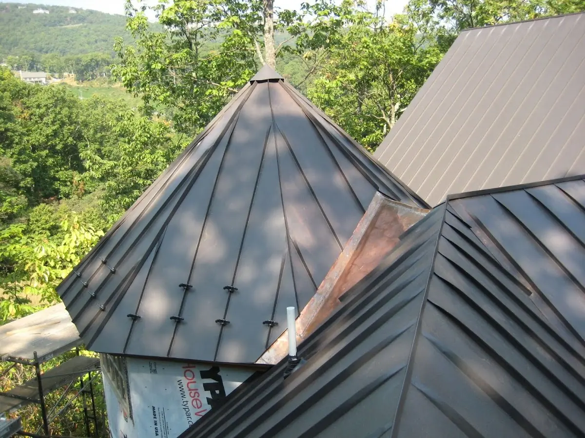 Professional Gutter Cleaning by Craftsman Roofing in Long Beach